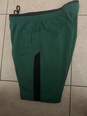 SLIGHTLY USED NIKE DRI FIT SWEATPANTS SIZE 2XL DRAWSTRING